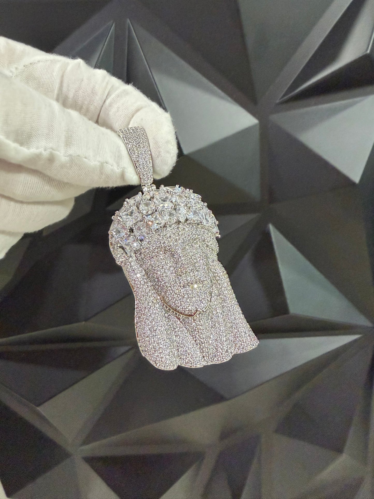 FULLY FLOODED JESUS PENDANT (WHITE GOLD)