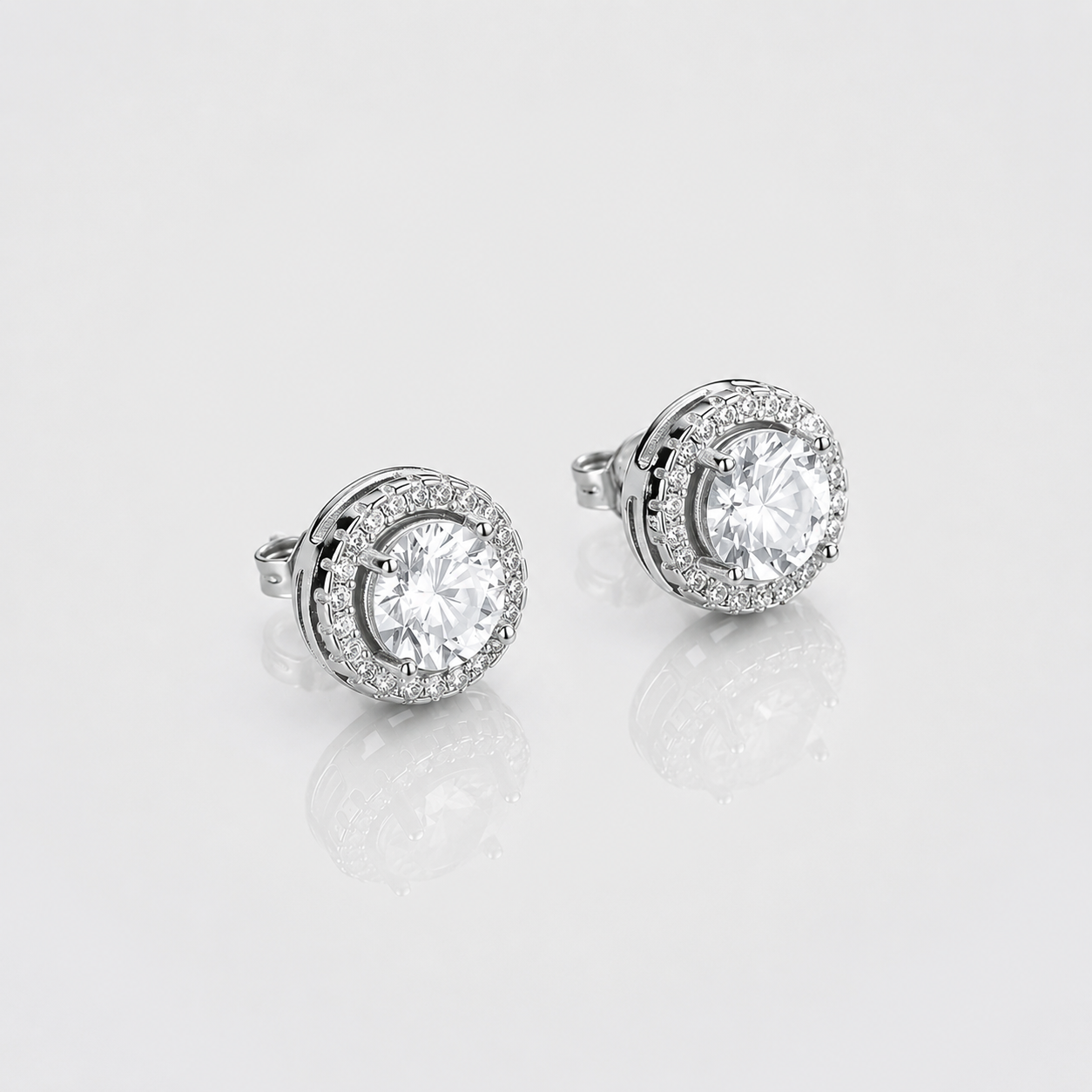 VVS ROUND HALO CUT STUD EARRINGS (WHITE GOLD)