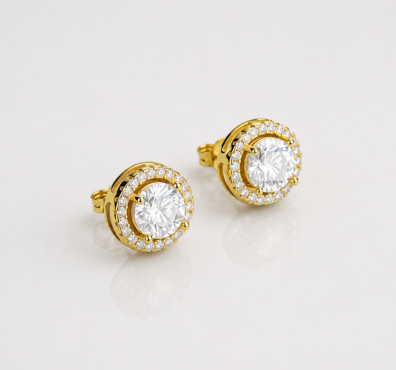 VVS ROUND HALO CUT STUD EARRINGS (YELLOW GOLD)