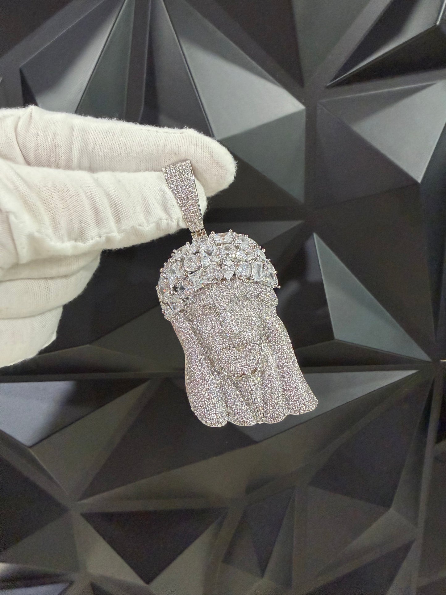FULLY FLOODED JESUS PENDANT (WHITE GOLD)